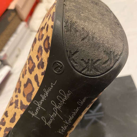 Leopard print platform heals - Picture 2 of 3